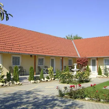 Tuende Appartement Bük